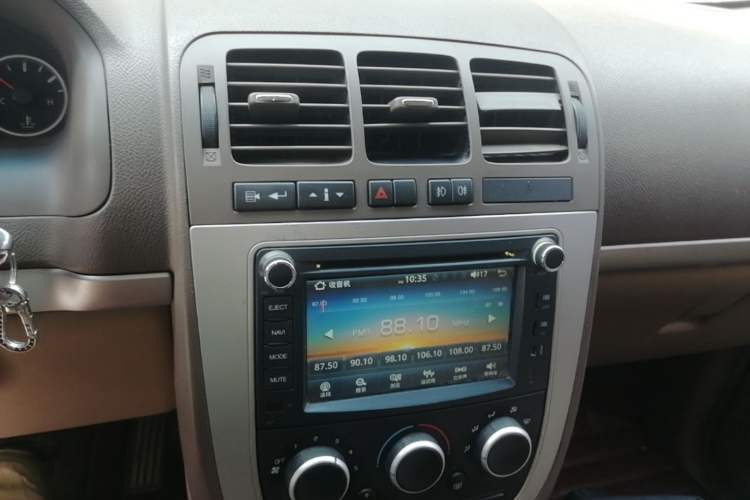 Used Buick GL8 2014 2.4L Classic Edition Audio And AC Panel