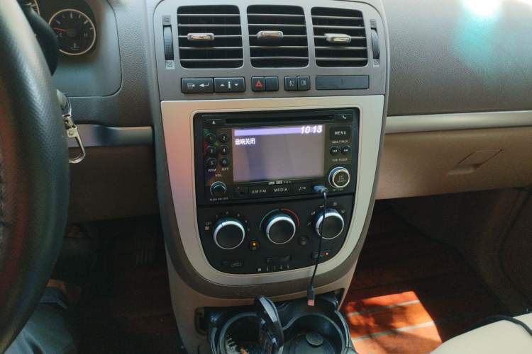 Used Buick GL8 2014 2.4L Classic Edition Audio And AC Panel