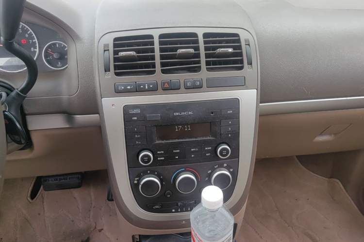 Used Buick GL8 2014 2.4L Comfort Edition Audio And AC Panel