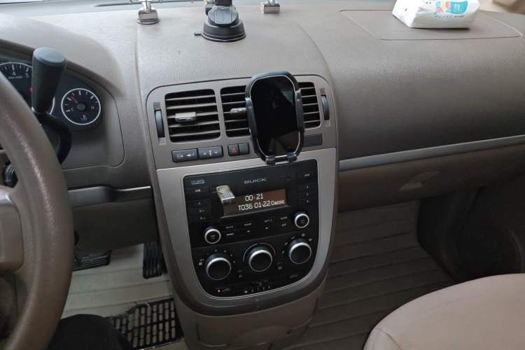 Used Buick GL8 2014 2.4L Classic Edition Audio And AC Panel