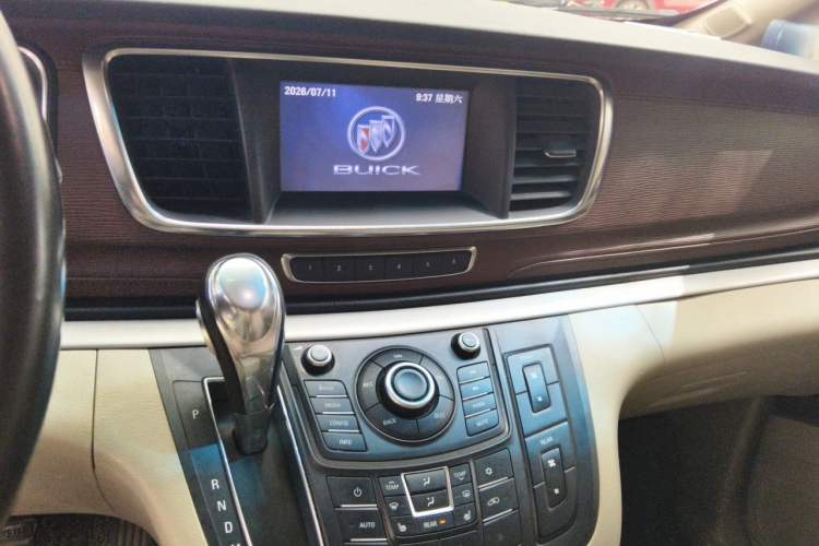 Used Buick GL8 2014 3.0L GT Luxury Business Haoya Edition Audio And AC Panel