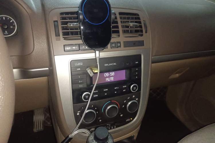 Used Buick GL8 2014 2.4L Classic Edition Audio And AC Panel