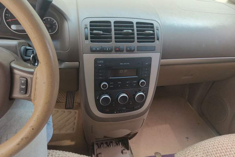 Used Buick GL8 2014 2.4L Comfort Edition Audio And AC Panel