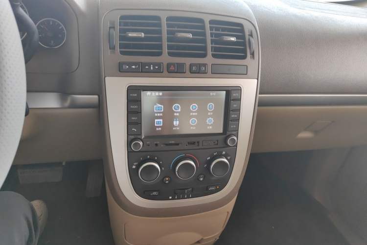 Used Buick GL8 2014 2.4L Classic Edition Audio And AC Panel