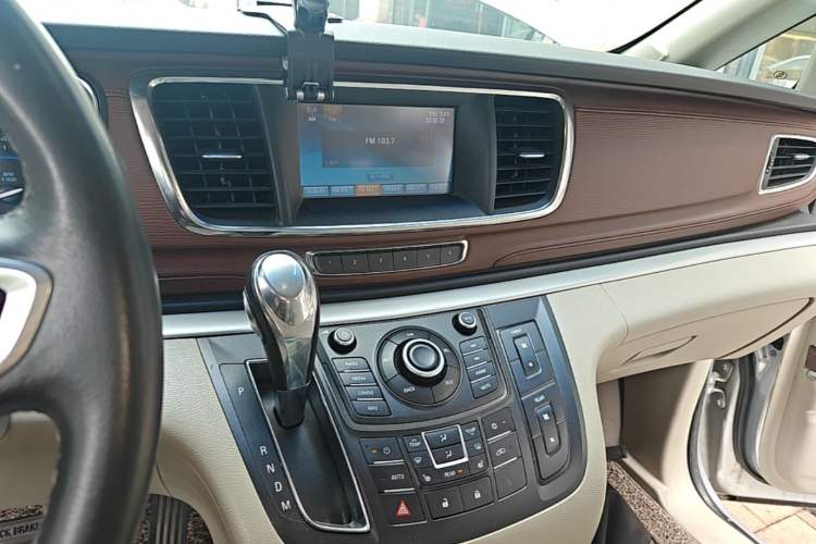 Used Buick GL8 2014 3.0L GT Luxury Business Haoya Edition Audio And AC Panel