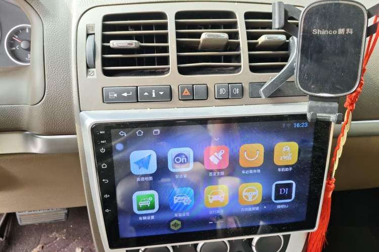 Used Buick GL8 2014 2.4L Classic Edition Audio And AC Panel