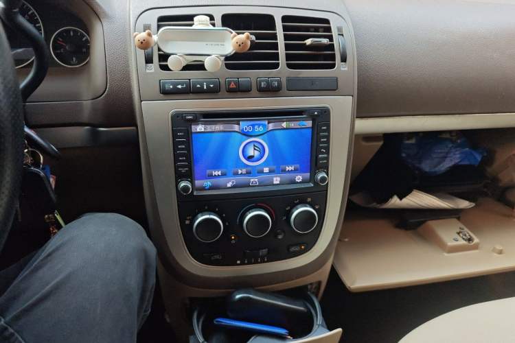 Used Buick GL8 2014 2.4L Classic Edition Audio And AC Panel