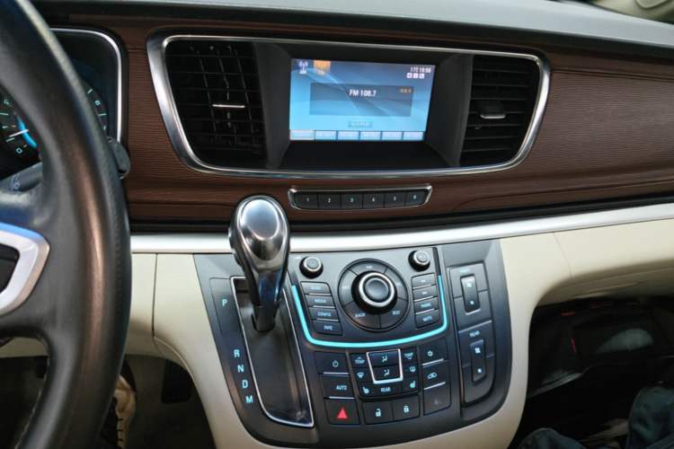 Used Buick GL8 2014 3.0L GT Luxury Business Haoya Edition Audio And AC Panel