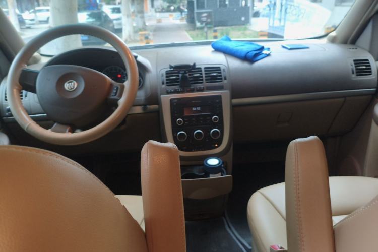 Used Buick GL8 2014 2.4L Comfort Edition Center Console