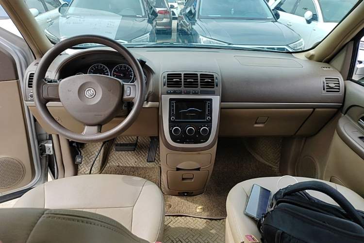 Used Buick GL8 2014 2.4L Classic Edition Center Console