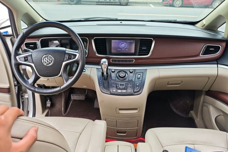 Used Buick GL8 2014 3.0L GT Luxury Business Haoya Edition Center Console
