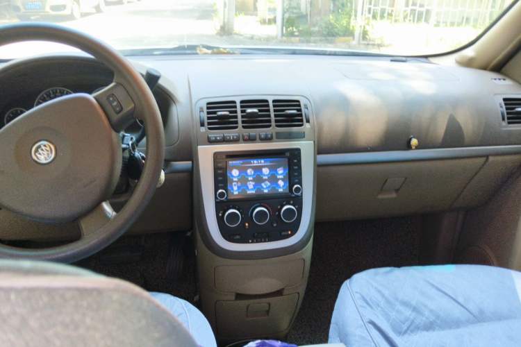 Used Buick GL8 2014 2.4L Classic Edition Center Console