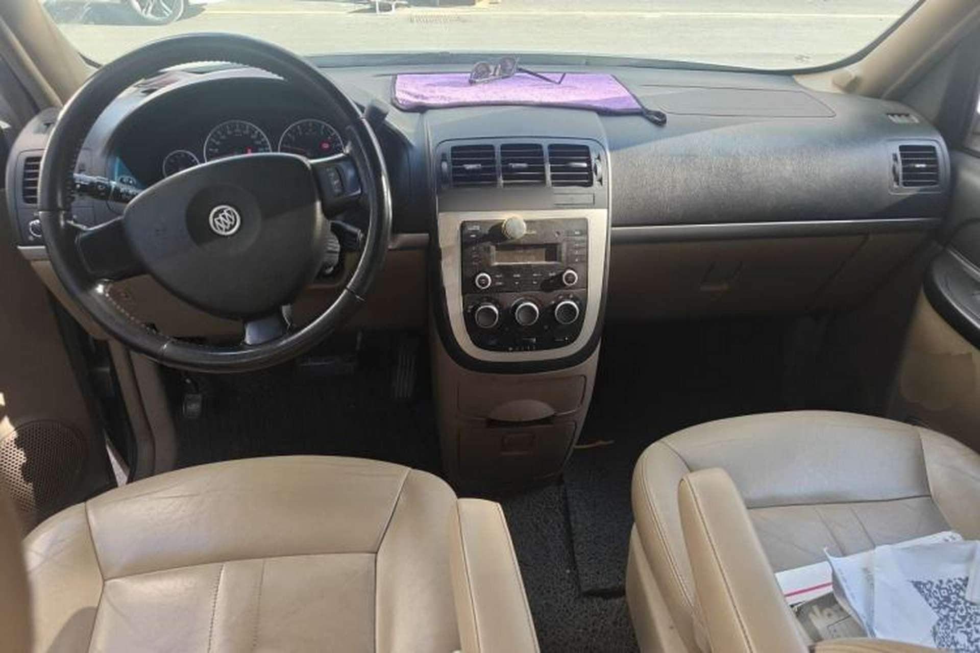 Used Buick GL8 2014 2.4L Executive Edition Center Console