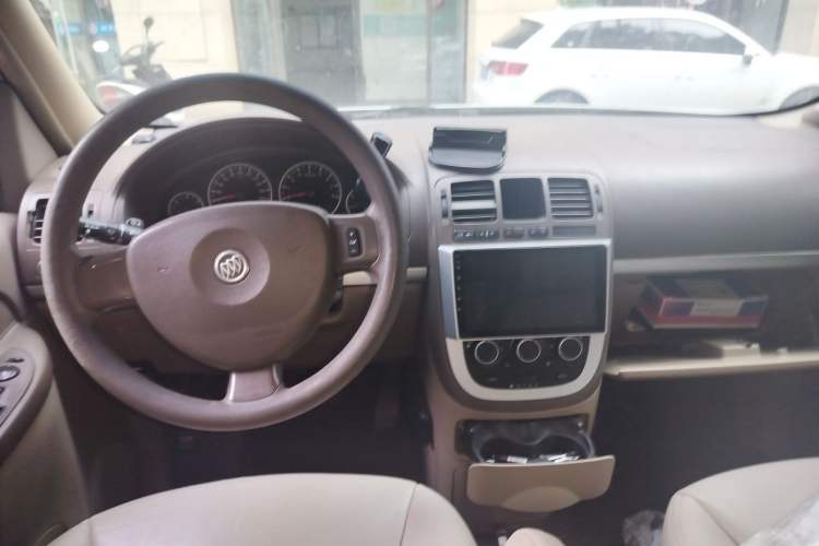 Used Buick GL8 2014 2.4L Classic Edition Center Console
