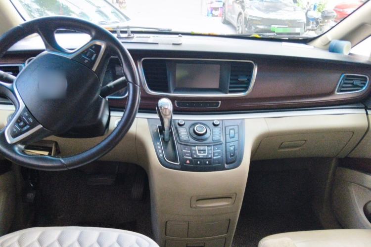 Used Buick GL8 2014 3.0L GT Luxury Business Haoya Edition Center Console