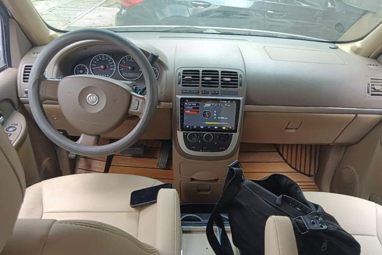 Used Buick GL8 2014 2.4L Classic Edition Center Console