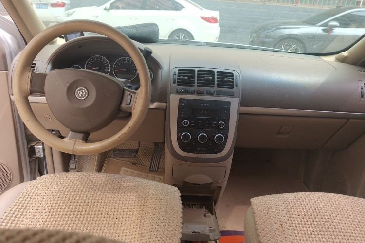 Used Buick GL8 2014 2.4L Comfort Edition Center Console