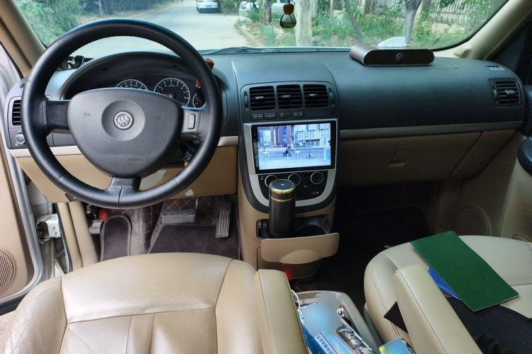 Used Buick GL8 2014 2.4L Executive Edition Center Console