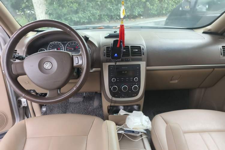 Used Buick GL8 2014 2.4L Comfort Edition Center Console