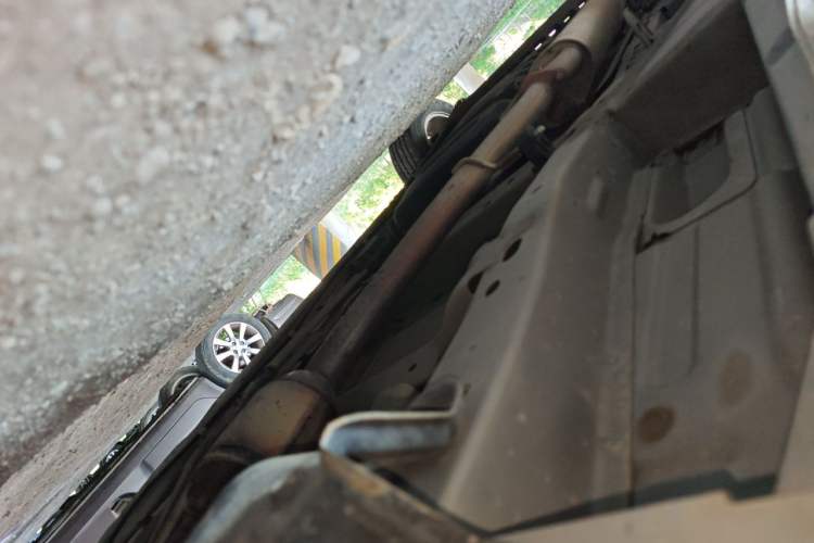 Used Buick GL8 2014 2.4L Classic Edition Chassis Front Right
