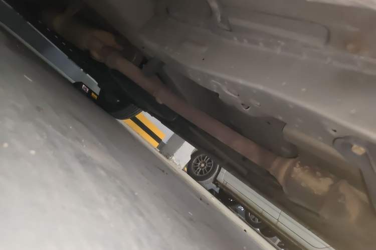 Used Buick GL8 2014 2.4L Comfort Edition Chassis Front Right