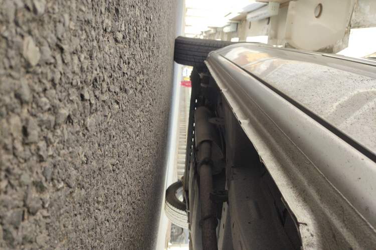 Used Buick GL8 2014 2.4L Classic Edition Chassis Front Right