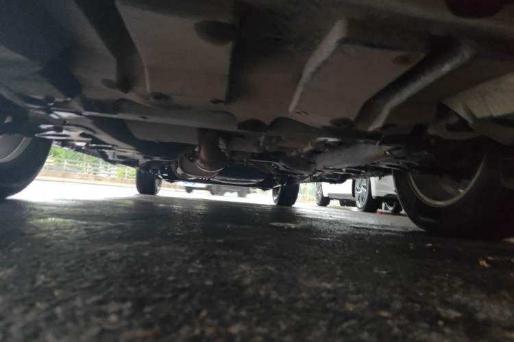 Used Buick GL8 2014 2.4L LT Luxury Business Executive Edition Chassis Front