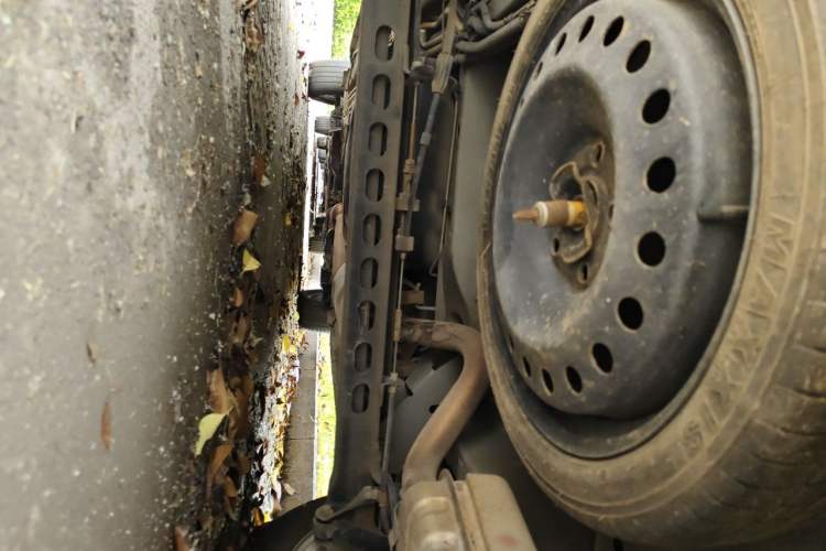 Used Buick GL8 2014 2.4L Classic Edition Chassis Rear