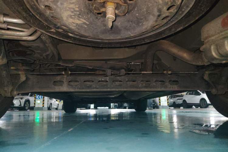 Used Buick GL8 2014 2.4L Classic Edition Chassis Rear