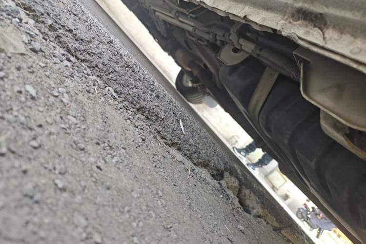 Used Buick GL8 2014 2.4L Classic Edition Chassis Rear Left