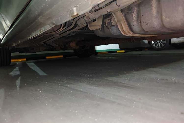 Used Buick GL8 2014 2.4L Classic Edition Chassis Rear Left