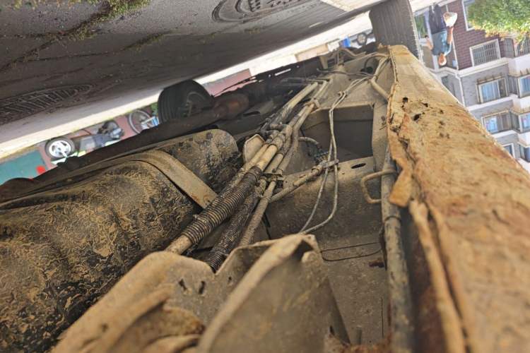 Used Buick GL8 2014 2.4L Classic Edition Chassis Rear Left