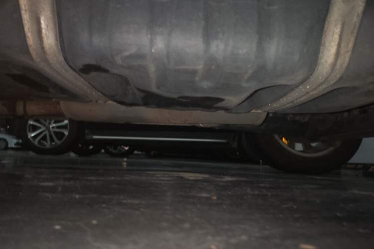 Used Buick GL8 2014 2.4L Classic Edition Chassis Rear Left