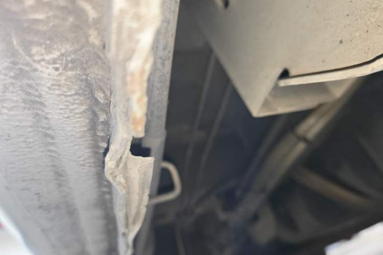 Used Buick GL8 2014 2.4L Classic Edition Chassis Rear Left