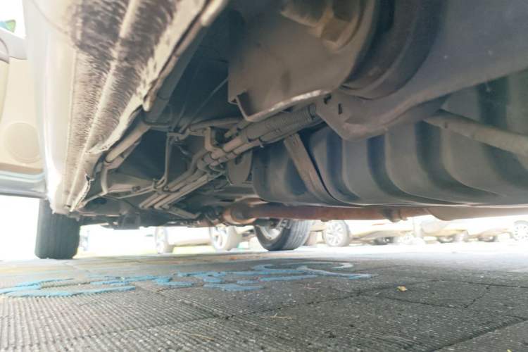 Used Buick GL8 2014 2.4L Classic Edition Chassis Rear Left