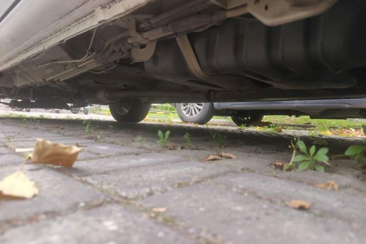 Used Buick GL8 2014 2.4L Classic Edition Chassis Rear Left