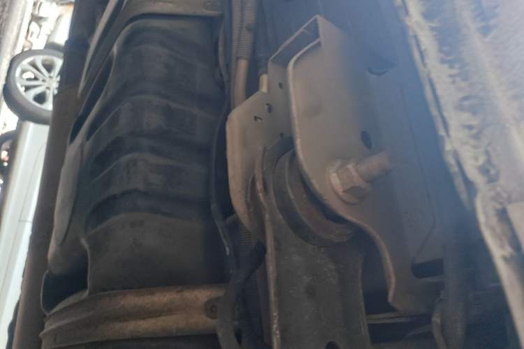 Used Buick GL8 2014 2.4L Comfort Edition Chassis Rear Left