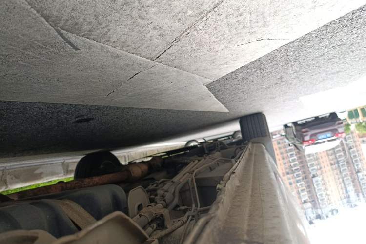 Used Buick GL8 2014 2.4L Executive Edition Chassis Rear Left