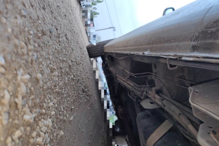 Used Buick GL8 2014 2.4L Classic Edition Chassis Rear Left