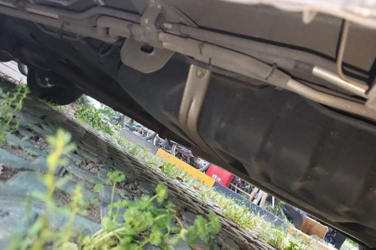 Used Buick GL8 2014 2.4L Classic Edition Chassis Rear Left