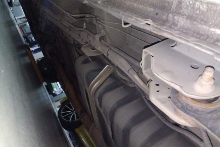 Used Buick GL8 2014 2.4L Classic Edition Chassis Rear Left