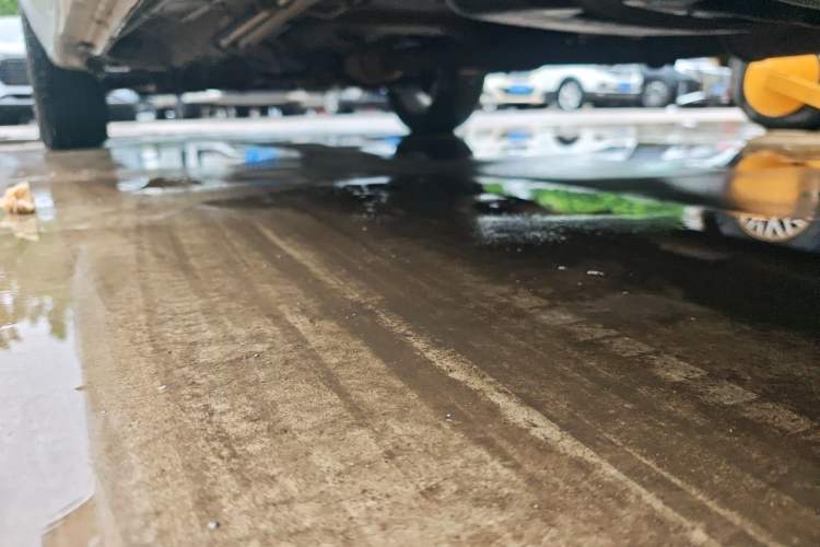Used Buick GL8 2014 2.4L Classic Edition Chassis Rear Left