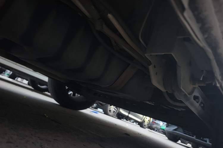 Used Buick GL8 2014 2.4L Executive Edition Chassis Rear Left