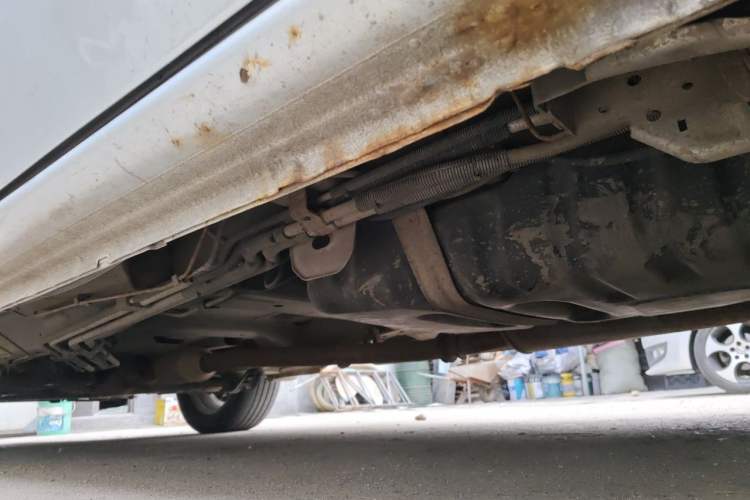 Used Buick GL8 2014 2.4L Classic Edition Chassis Rear Left