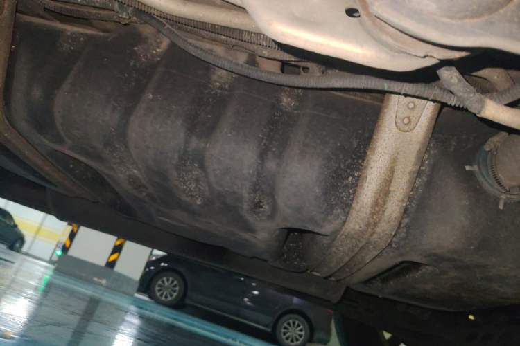 Used Buick GL8 2014 2.4L Classic Edition Chassis Rear Left