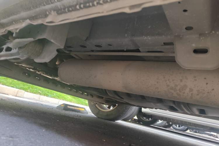 Used Buick GL8 2014 2.4L Executive Edition Chassis Rear Left