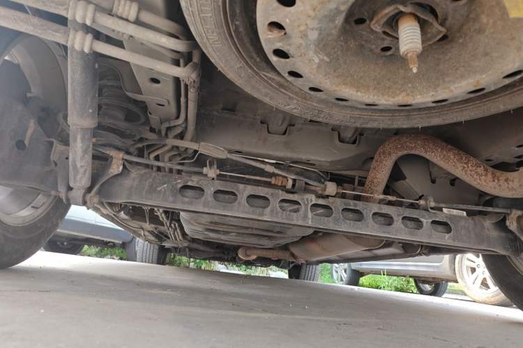 Used Buick GL8 2014 2.4L Classic Edition Chassis Rear Left
