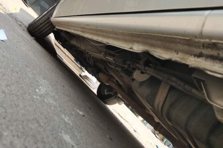 Used Buick GL8 2014 2.4L Classic Edition Chassis Rear Left