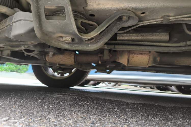 Used Buick GL8 2014 2.4L Classic Edition Chassis Rear Left