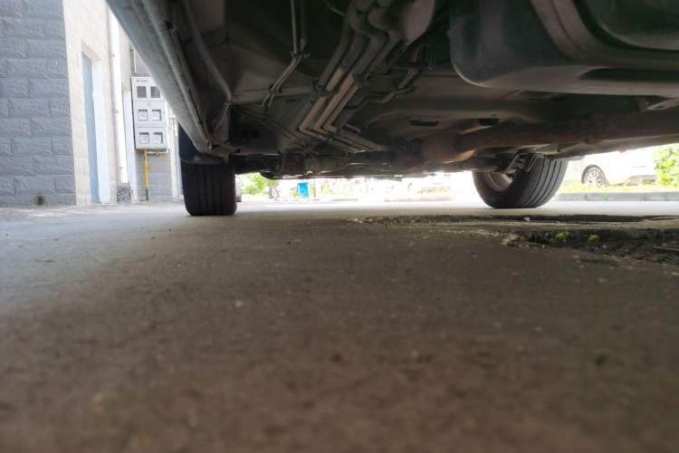 Used Buick GL8 2014 2.4L Classic Edition Chassis Rear Left